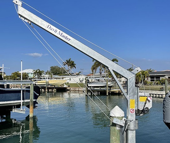 Davit Master Piling mounted davit